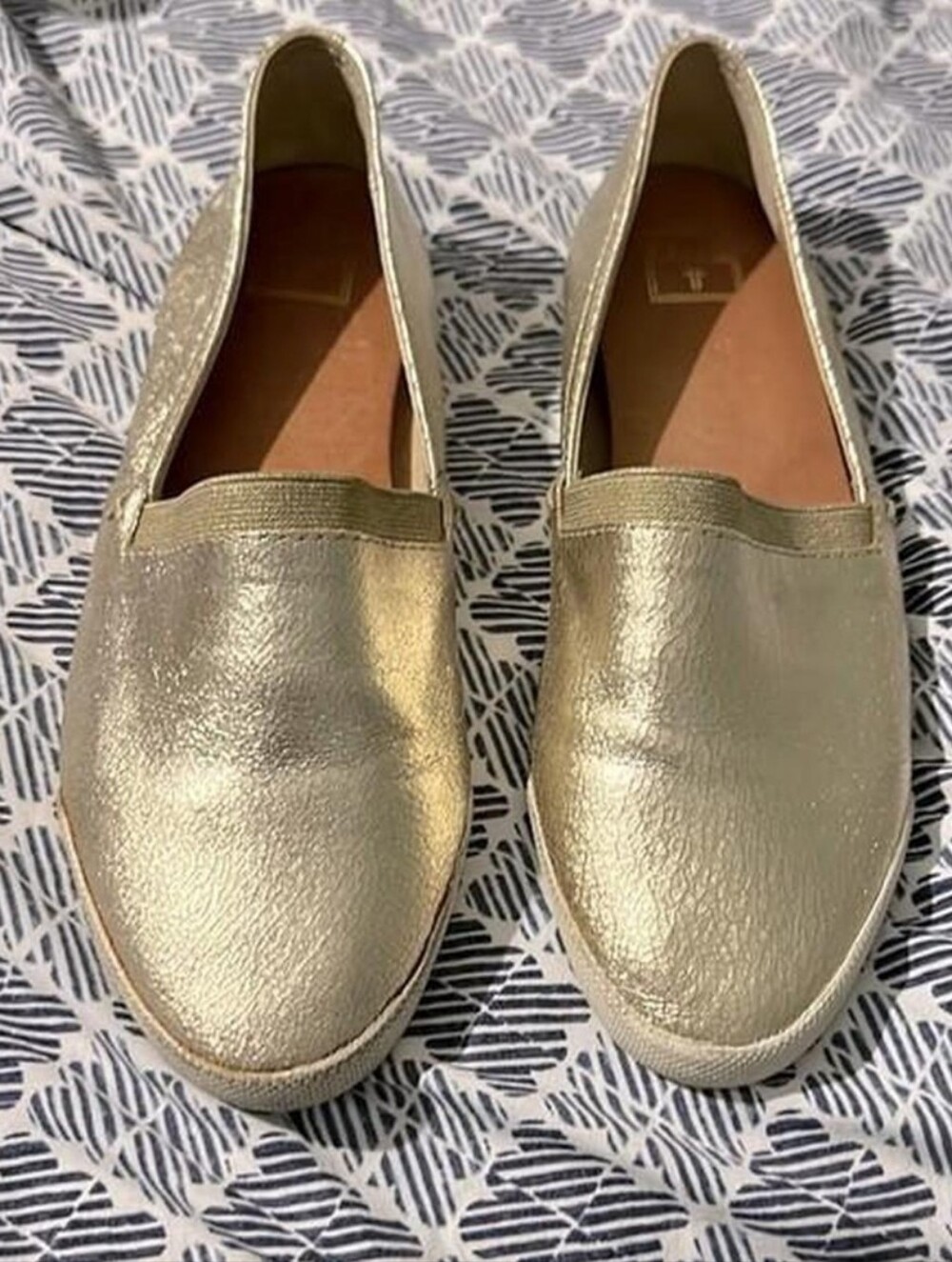 Frye Melanie Metallic Gold Leather Closed Toe Slip On Flats Women's Size 8